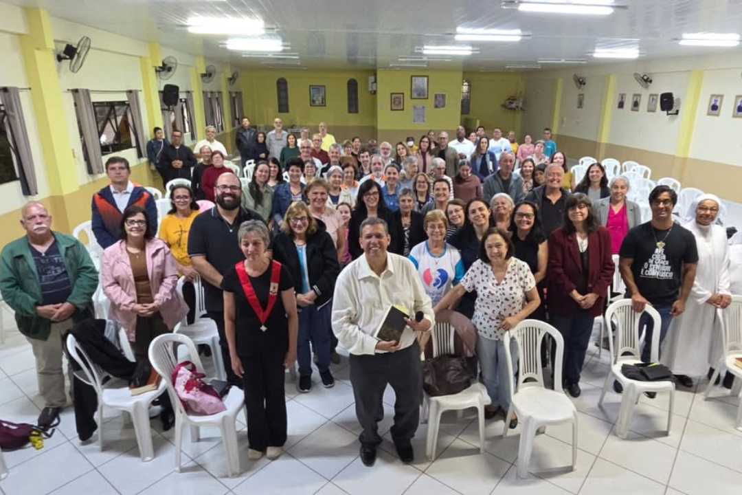 Formação bíblica na Paróquia São Lourenço Mártir