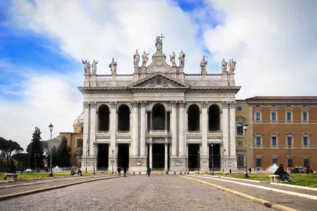 Conheça a Catedral do Papa