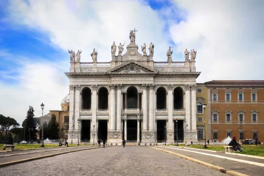 Conheça a Catedral do Papa